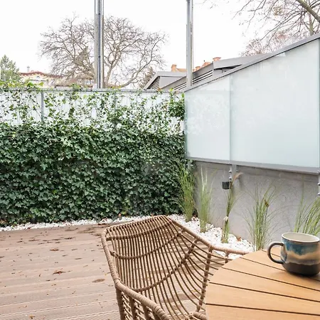 Monte27 - No.4 With Terrace By Oneapartments *